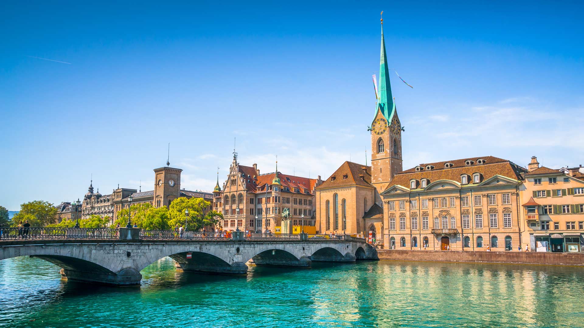 Croisière de luxe sur le Rhin romantique et train panoramique dans les Alpes suisses