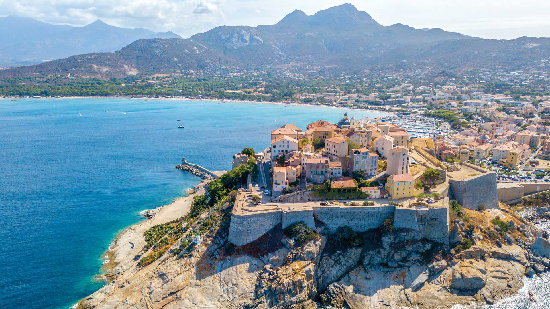 Corse entre mer et montagnes